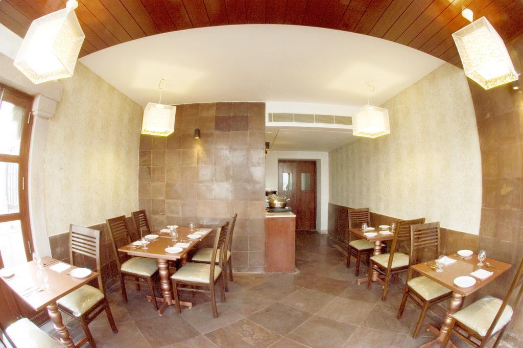 Hotel Guleria Kothi At Ganges Varanasi Exterior foto