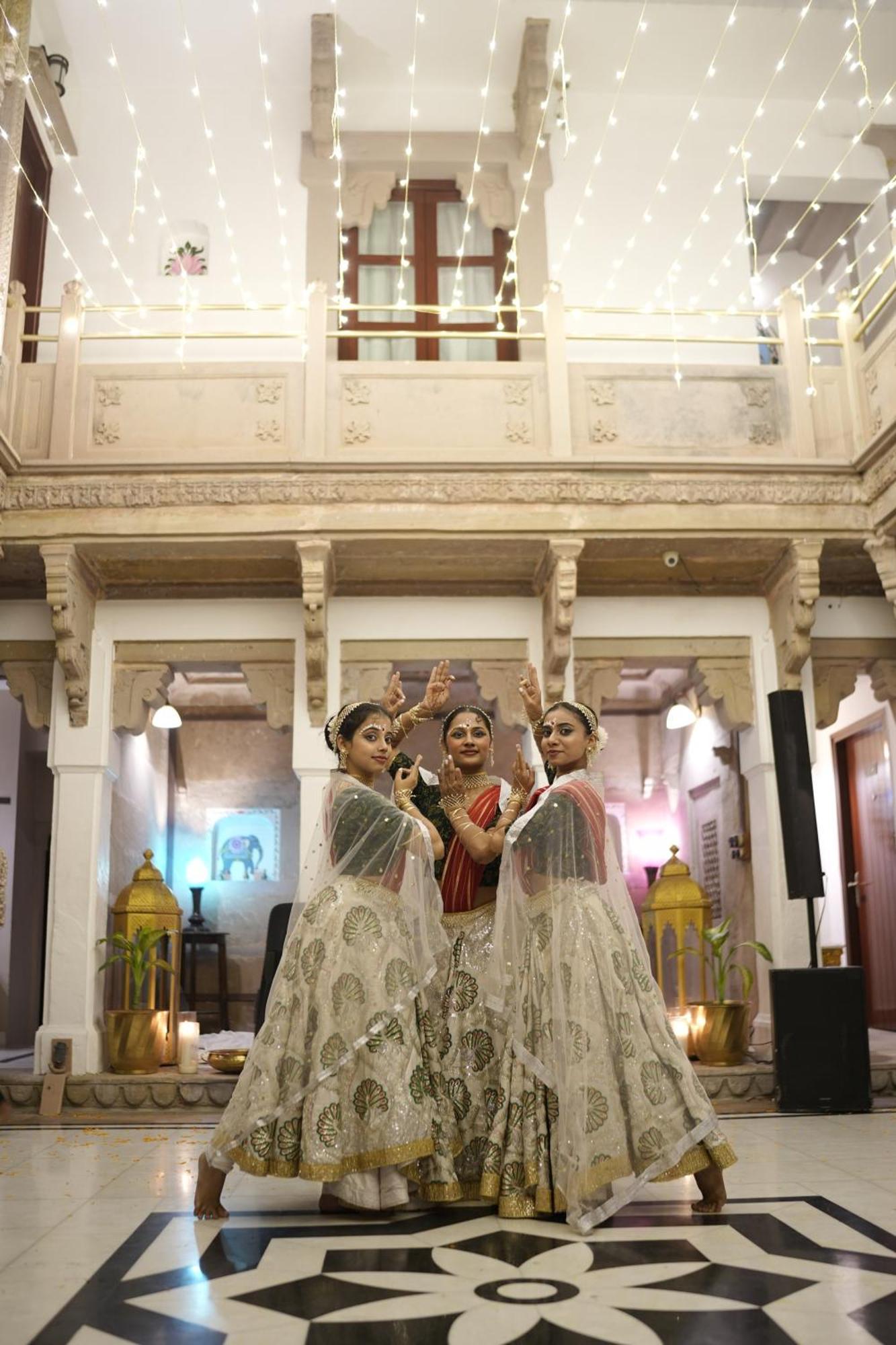 Hotel Guleria Kothi At Ganges Varanasi Exterior foto
