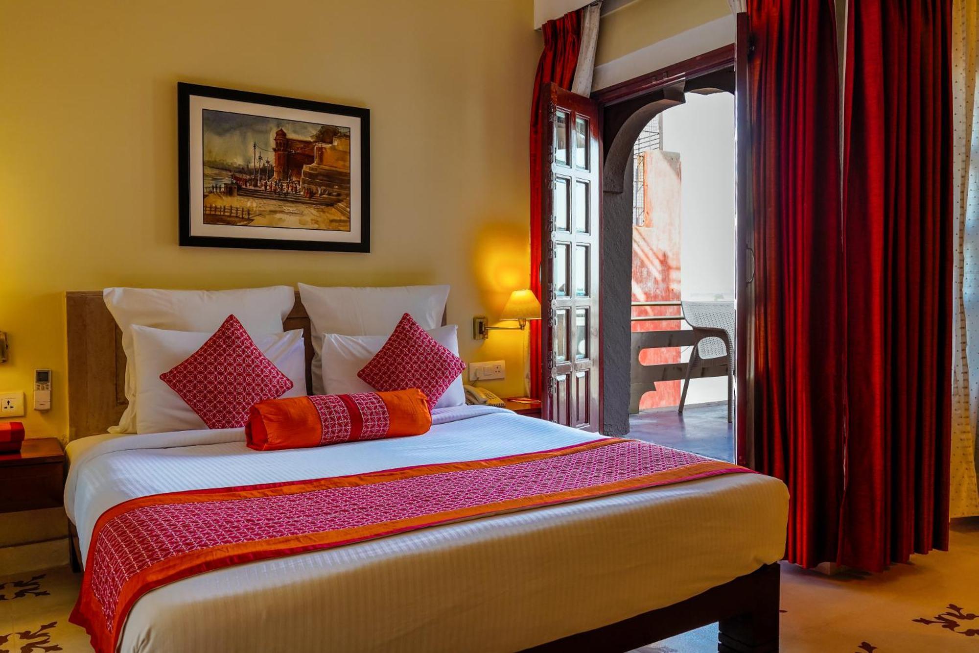 Hotel Guleria Kothi At Ganges Varanasi Exterior foto