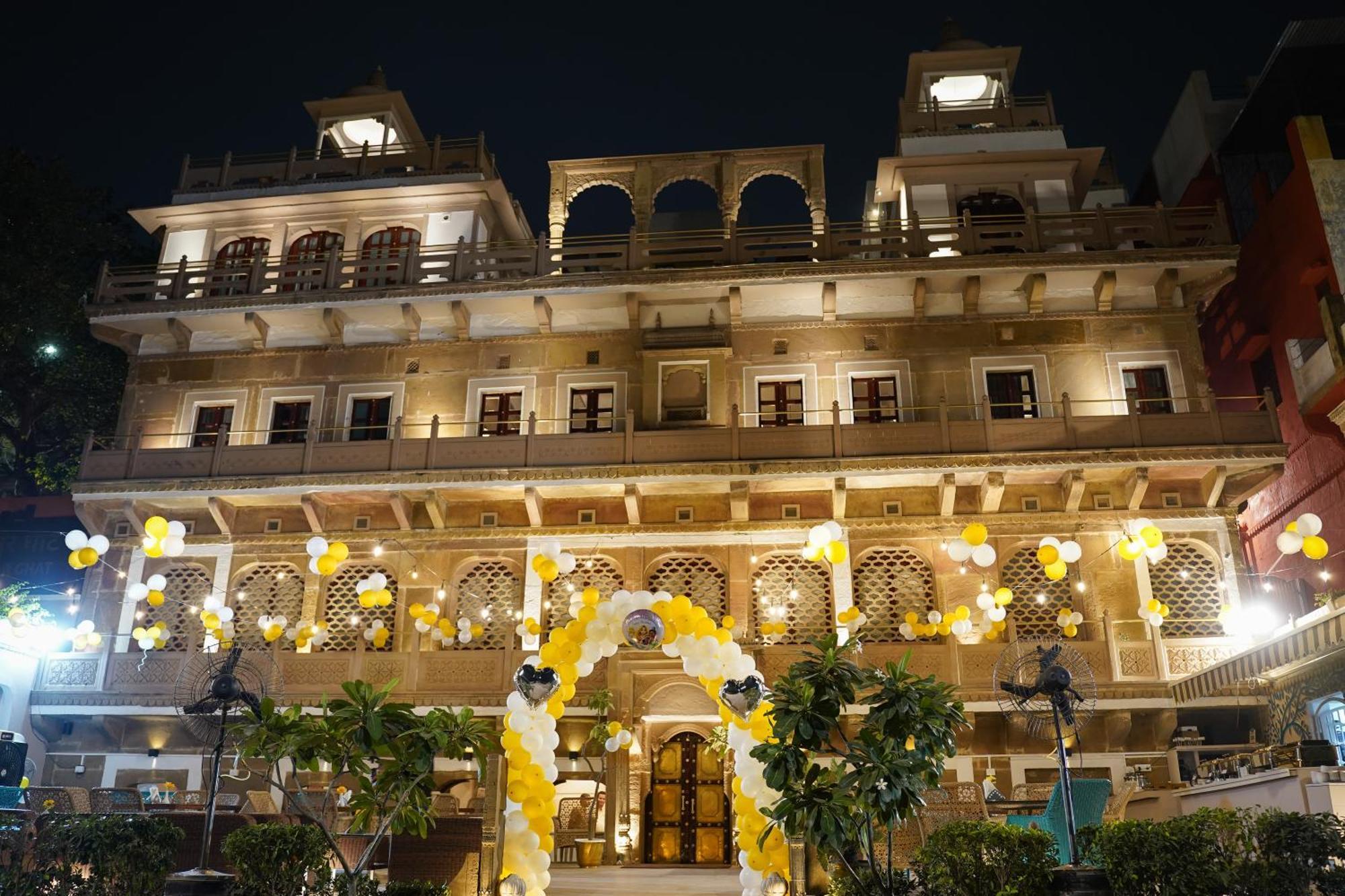 Hotel Guleria Kothi At Ganges Varanasi Exterior foto