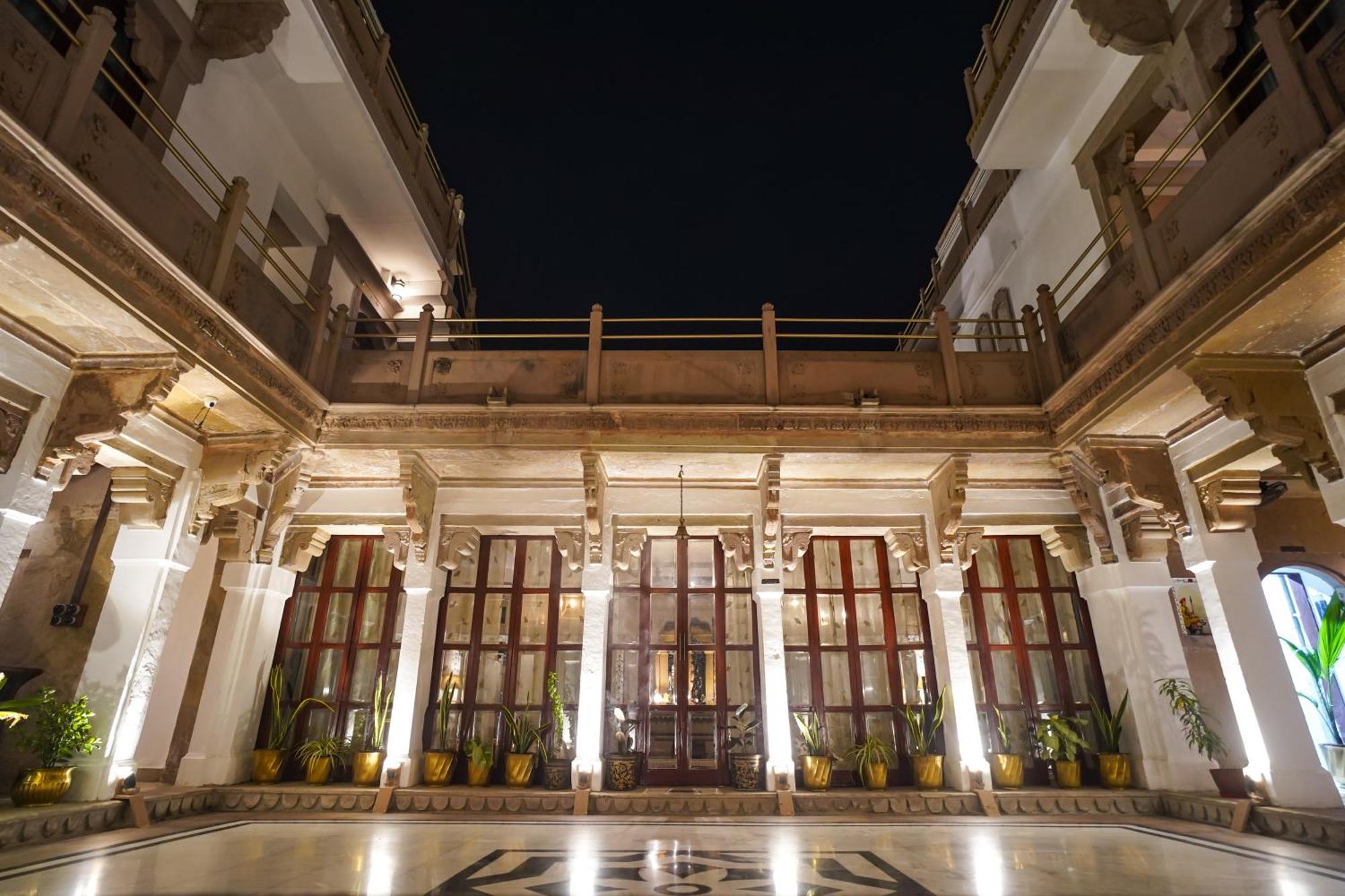 Hotel Guleria Kothi At Ganges Varanasi Exterior foto