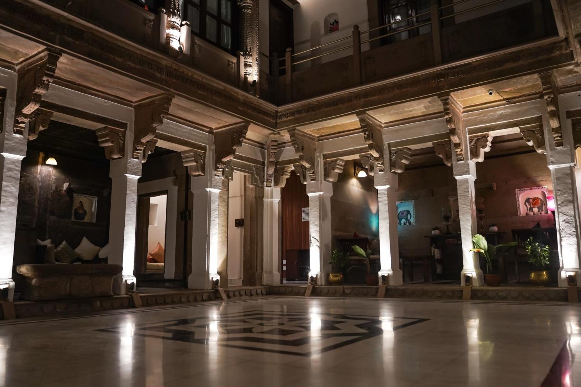 Hotel Guleria Kothi At Ganges Varanasi Exterior foto