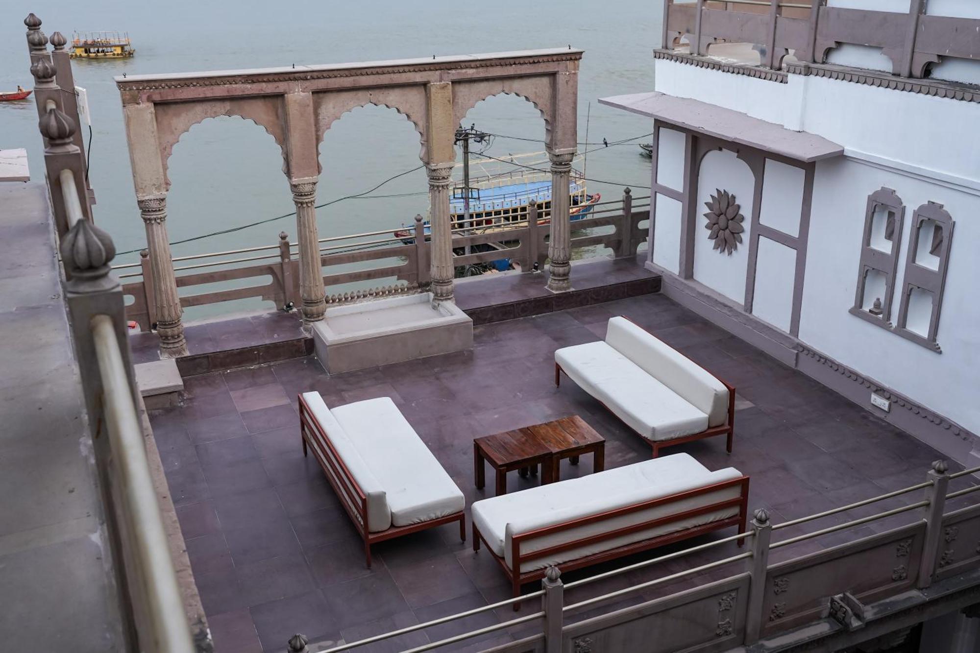 Hotel Guleria Kothi At Ganges Varanasi Exterior foto