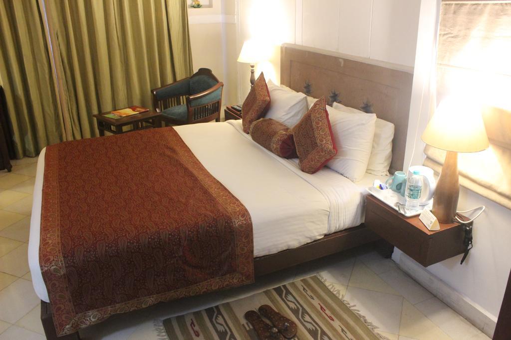 Hotel Guleria Kothi At Ganges Varanasi Exterior foto